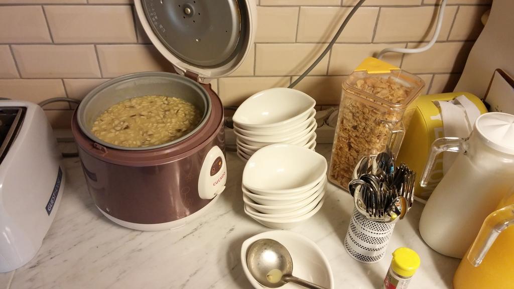 D.H Sinchon Guesthouse Seul Zewnętrze zdjęcie