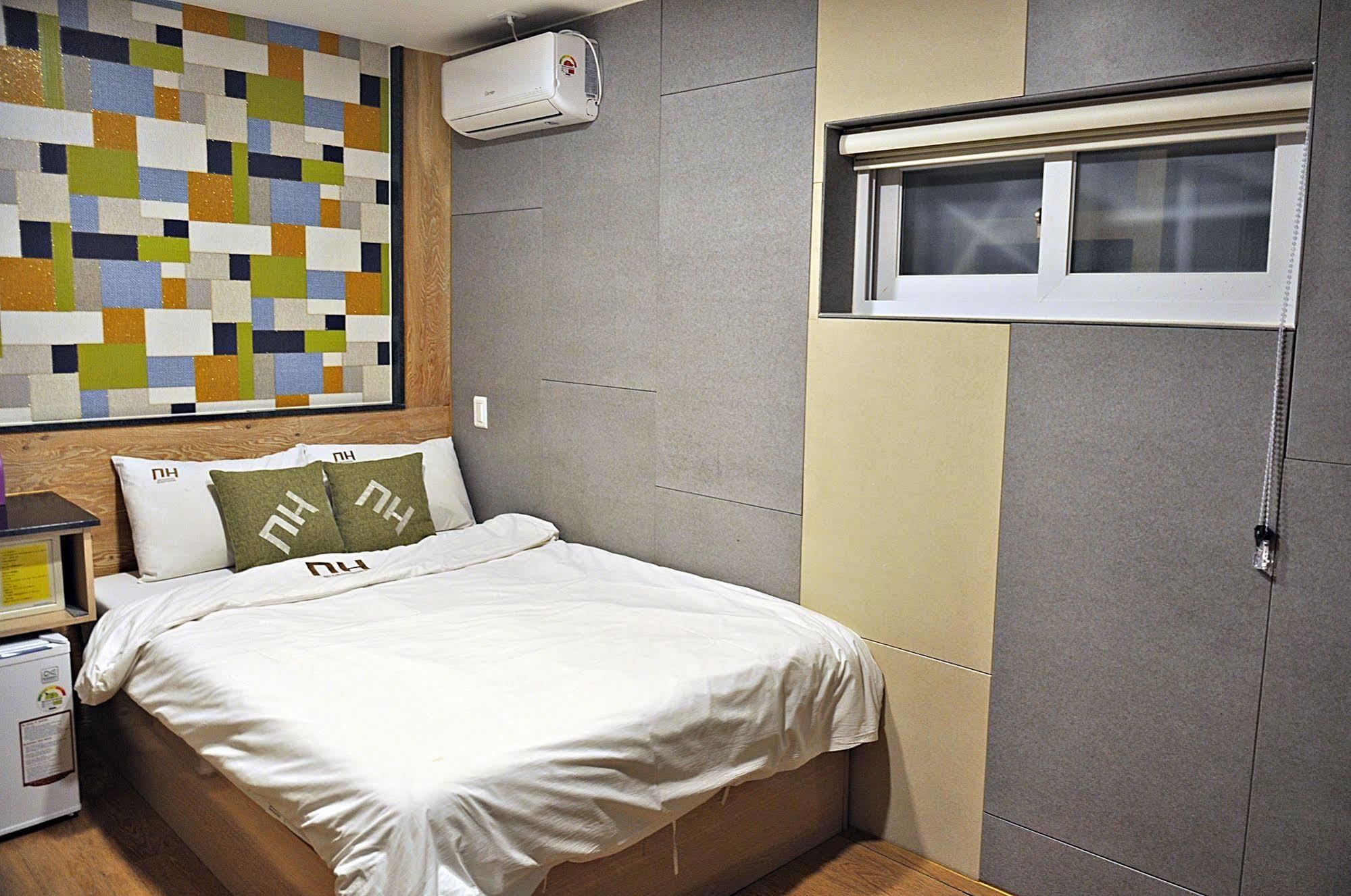 D.H Sinchon Guesthouse Seul Zewnętrze zdjęcie