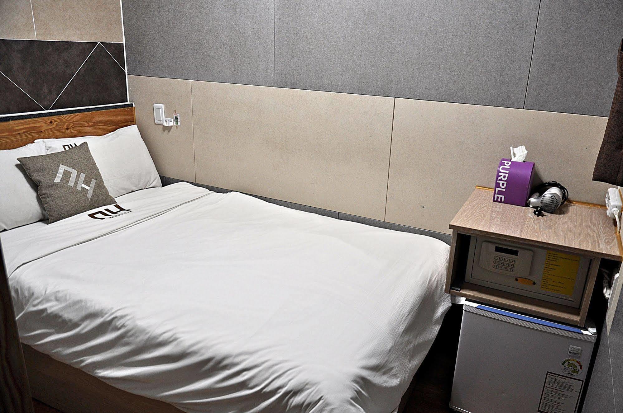 D.H Sinchon Guesthouse Seul Zewnętrze zdjęcie