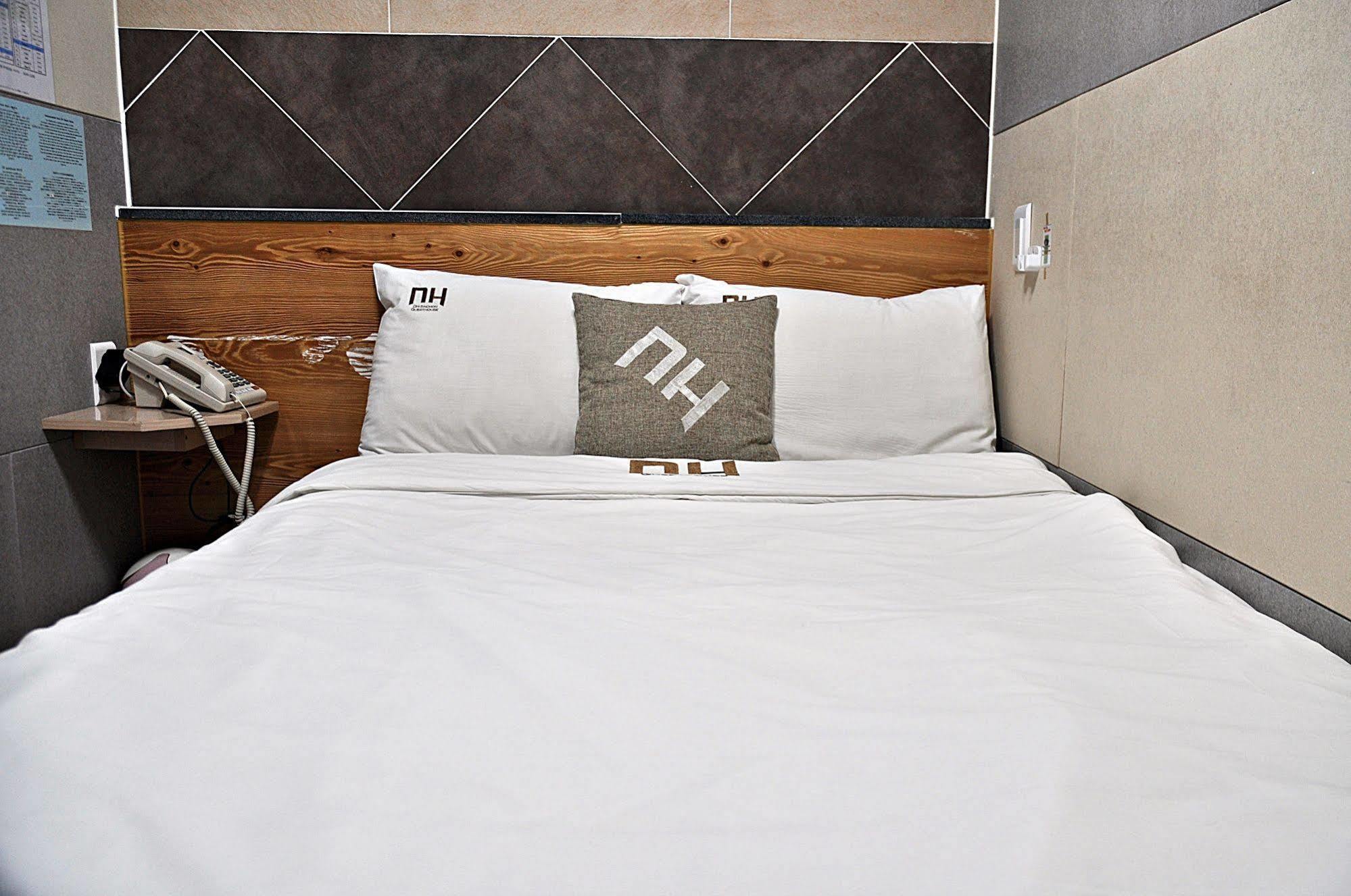 D.H Sinchon Guesthouse Seul Zewnętrze zdjęcie